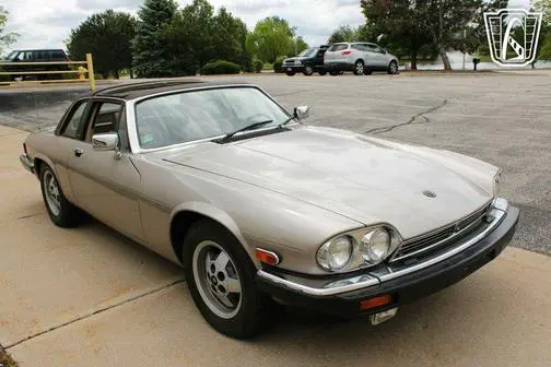 Joe's Tows cash for cars tow truck in Kansas City, Missouri